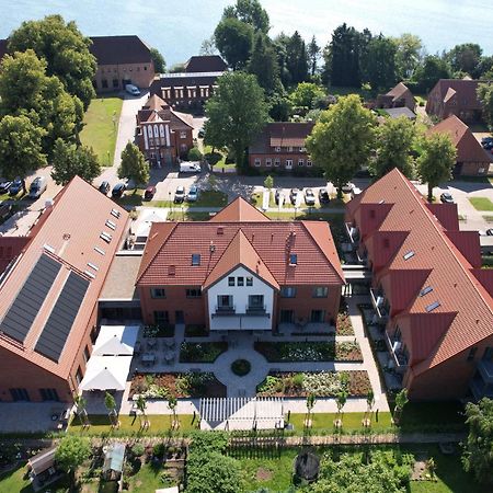 Seehotel Zarrentin Zarrentin am Schaalsee Экстерьер фото